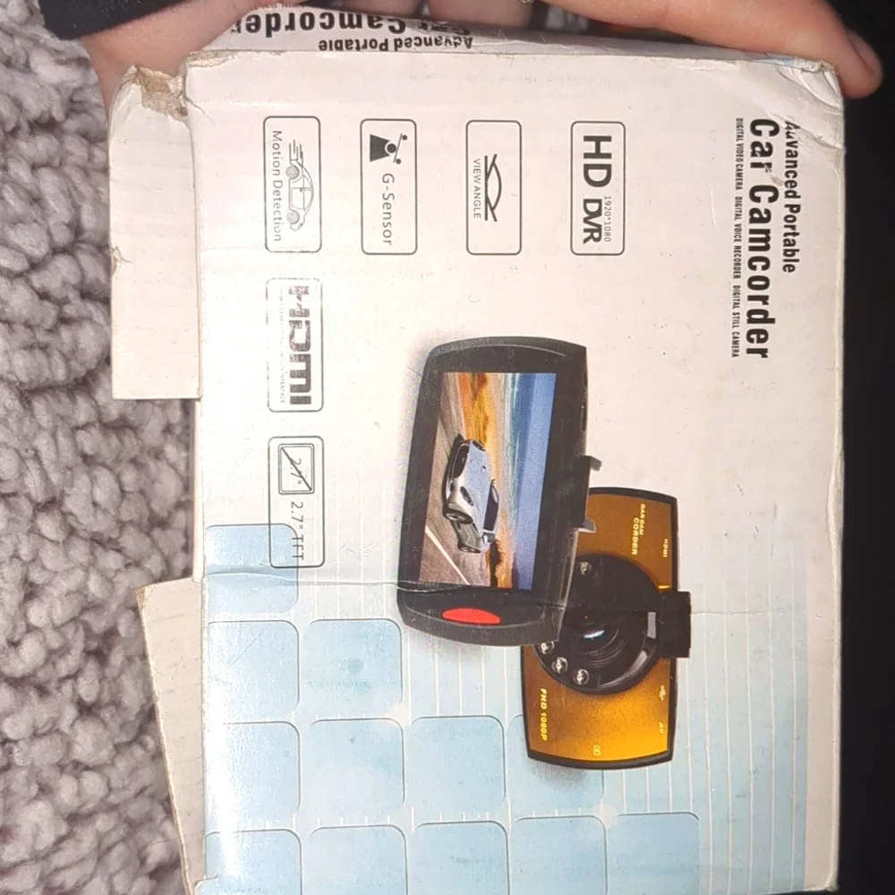 Dash Cam - Picture 1 of 6